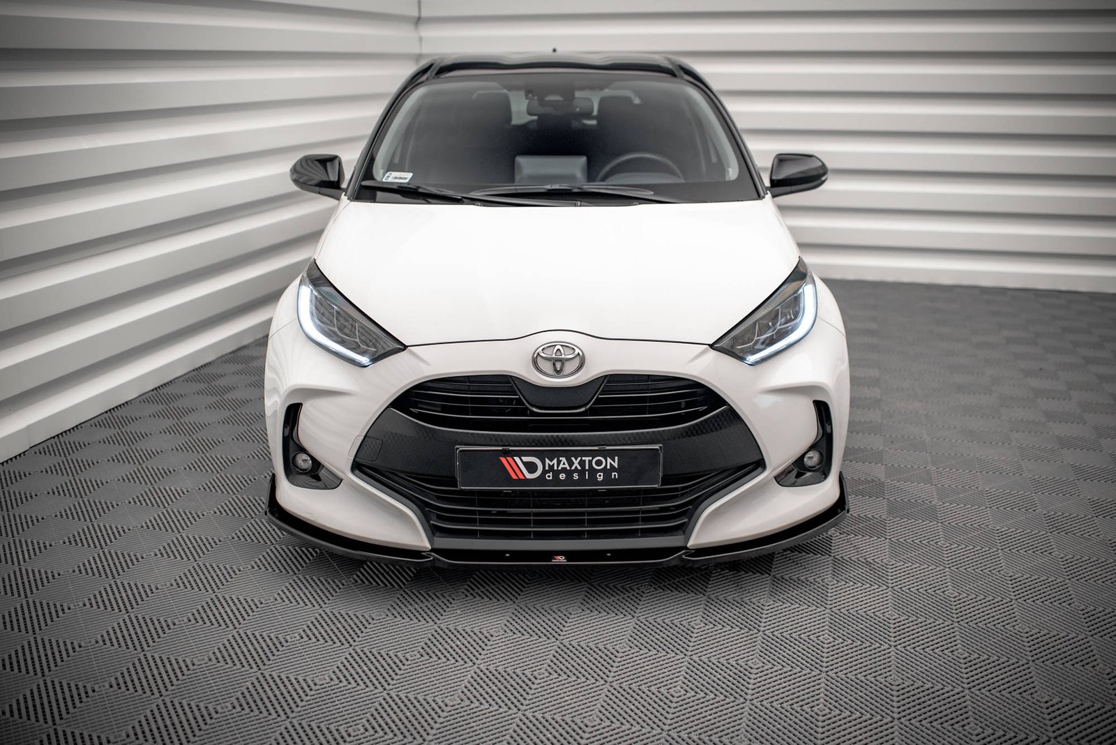 Splitter Delantero + Flaps Aerodinámicos Toyota Yaris Mk4 - Imagen 2