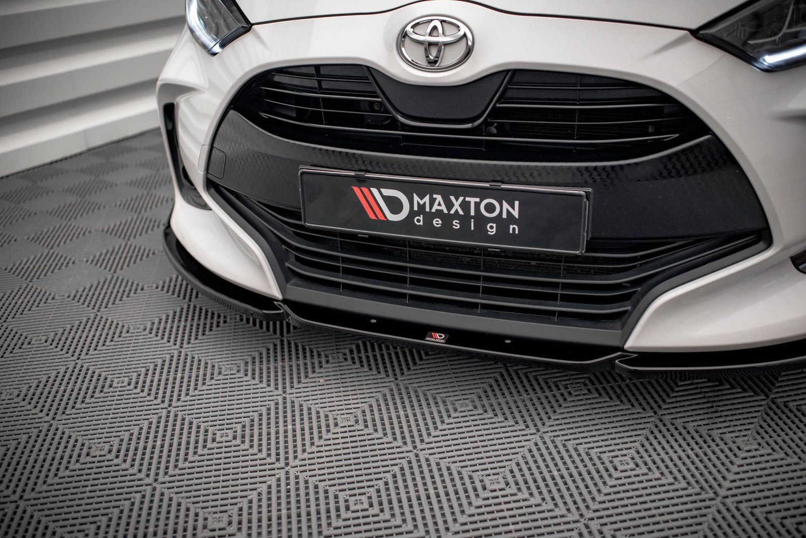 Splitter Delantero + Flaps Aerodinámicos Toyota Yaris Mk4 - Imagen 3