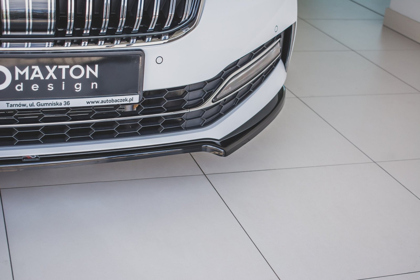 Splitter Delantero Skoda Superb Liftback / Combi Mk3 Facelift - Imagen 3