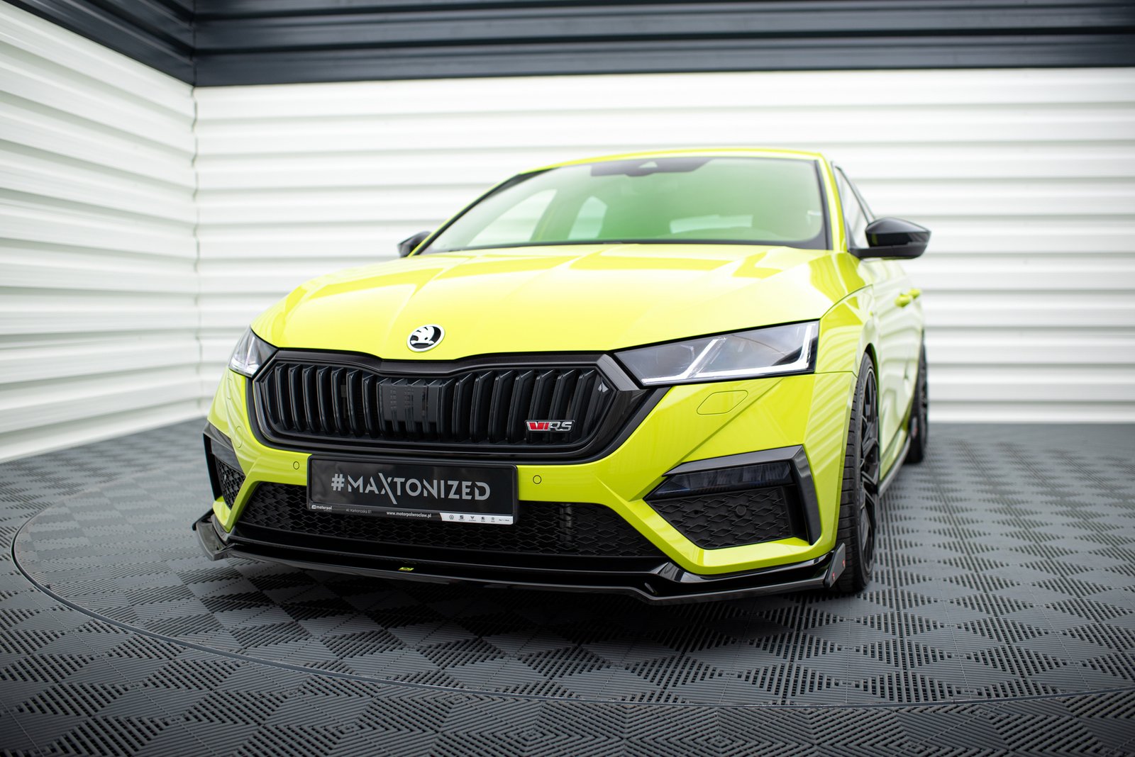 Splitter Delantero + Flaps Aerodinámicos Skoda Octavia RS Mk4