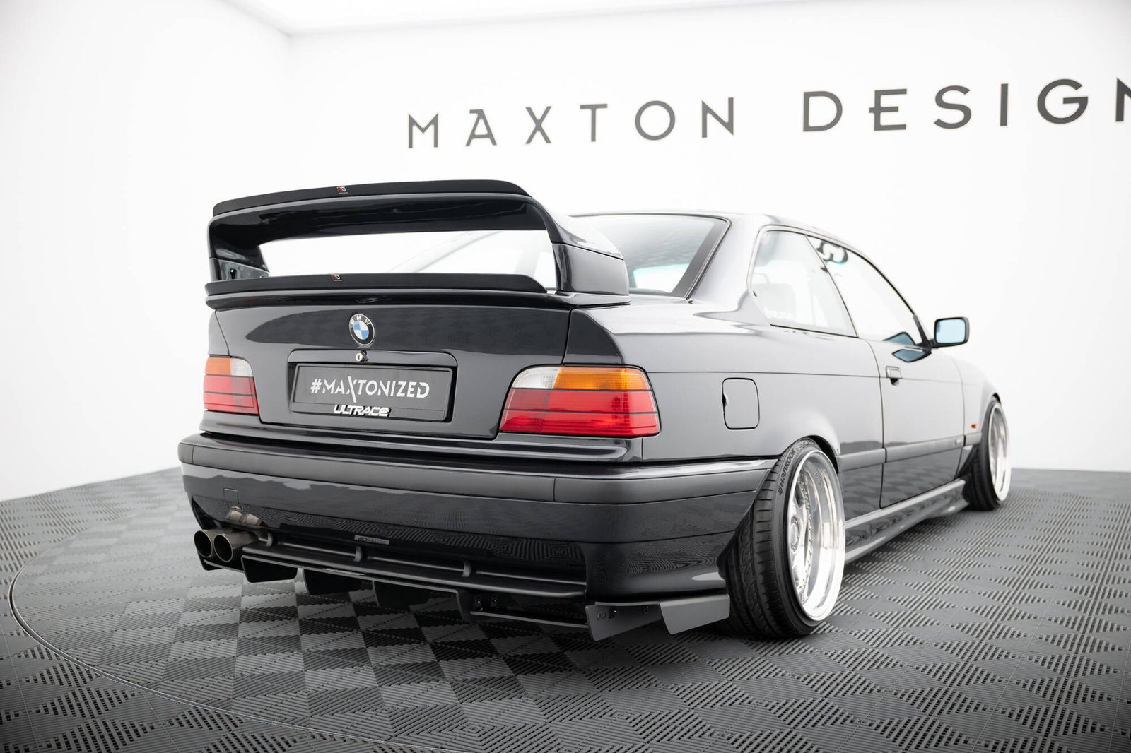 Rear Diffuser BMW M3 / 3 M-Pack Coupe / Cabrio E36 - Imagen 3