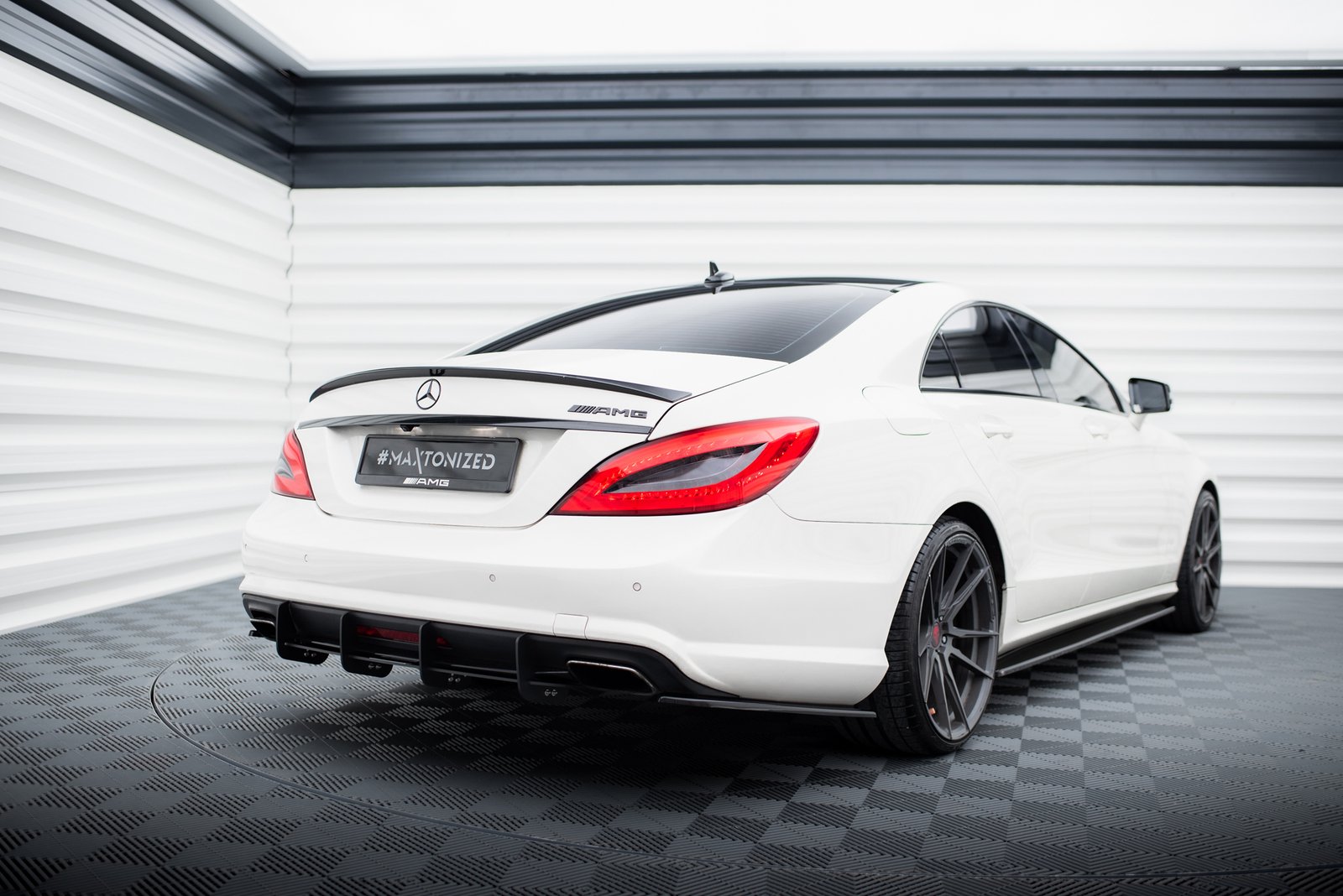 Rear Diffuser Mercedes CLS C218 AMG Line - Imagen 2