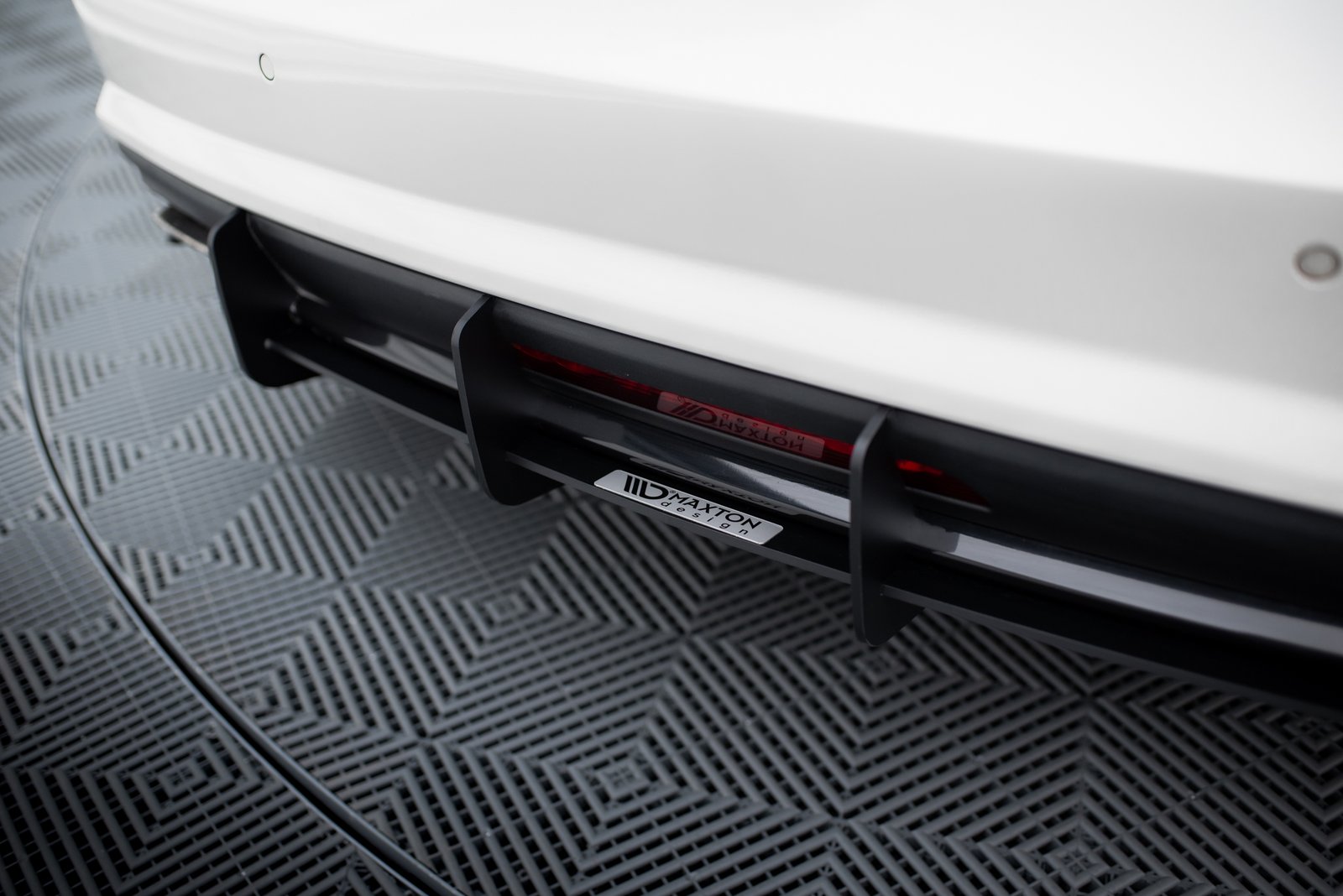 Rear Diffuser Mercedes CLS C218 AMG Line - Imagen 3