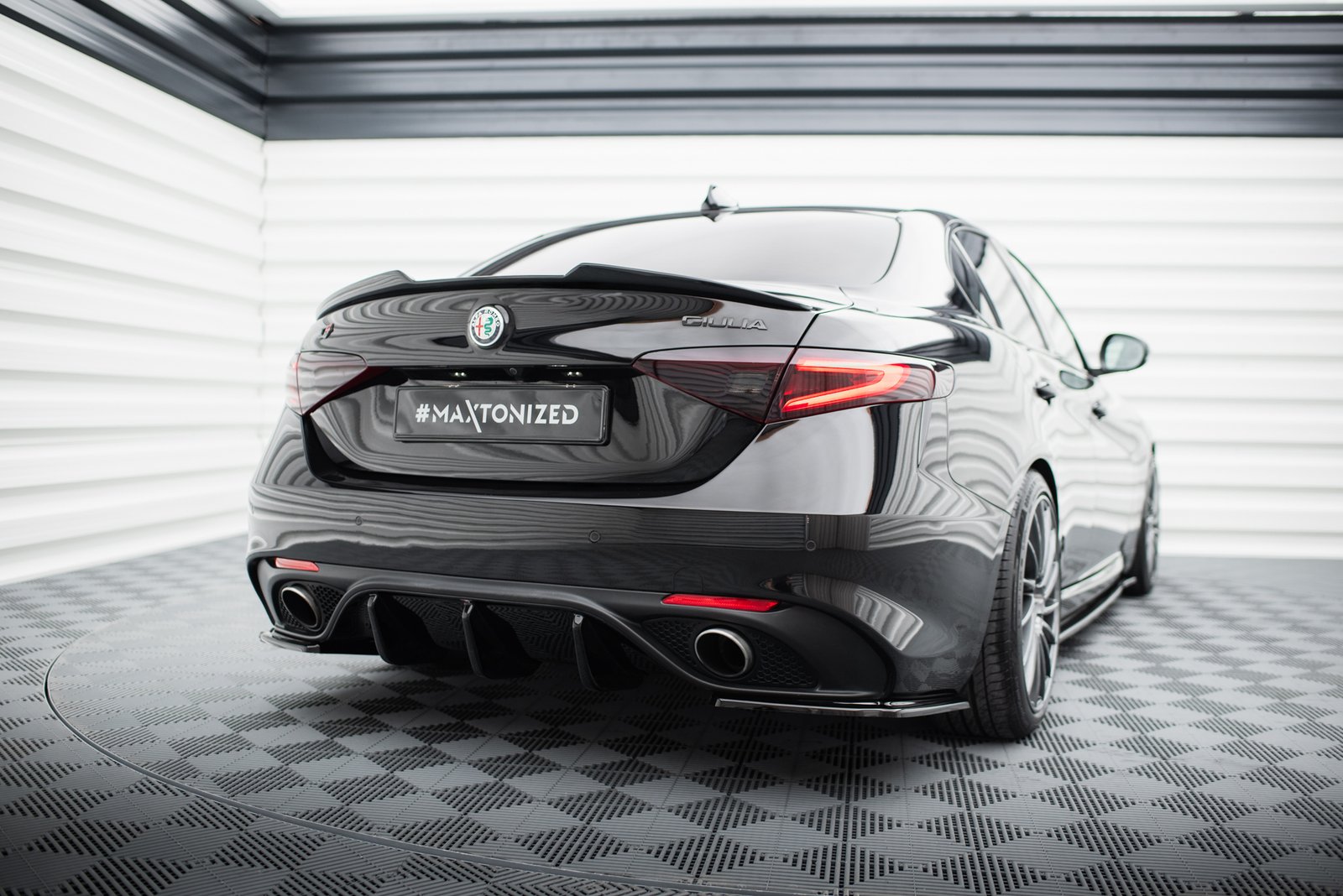 Splitters Laterales Traseros Alfa Romeo Giulia Veloce - Imagen 3