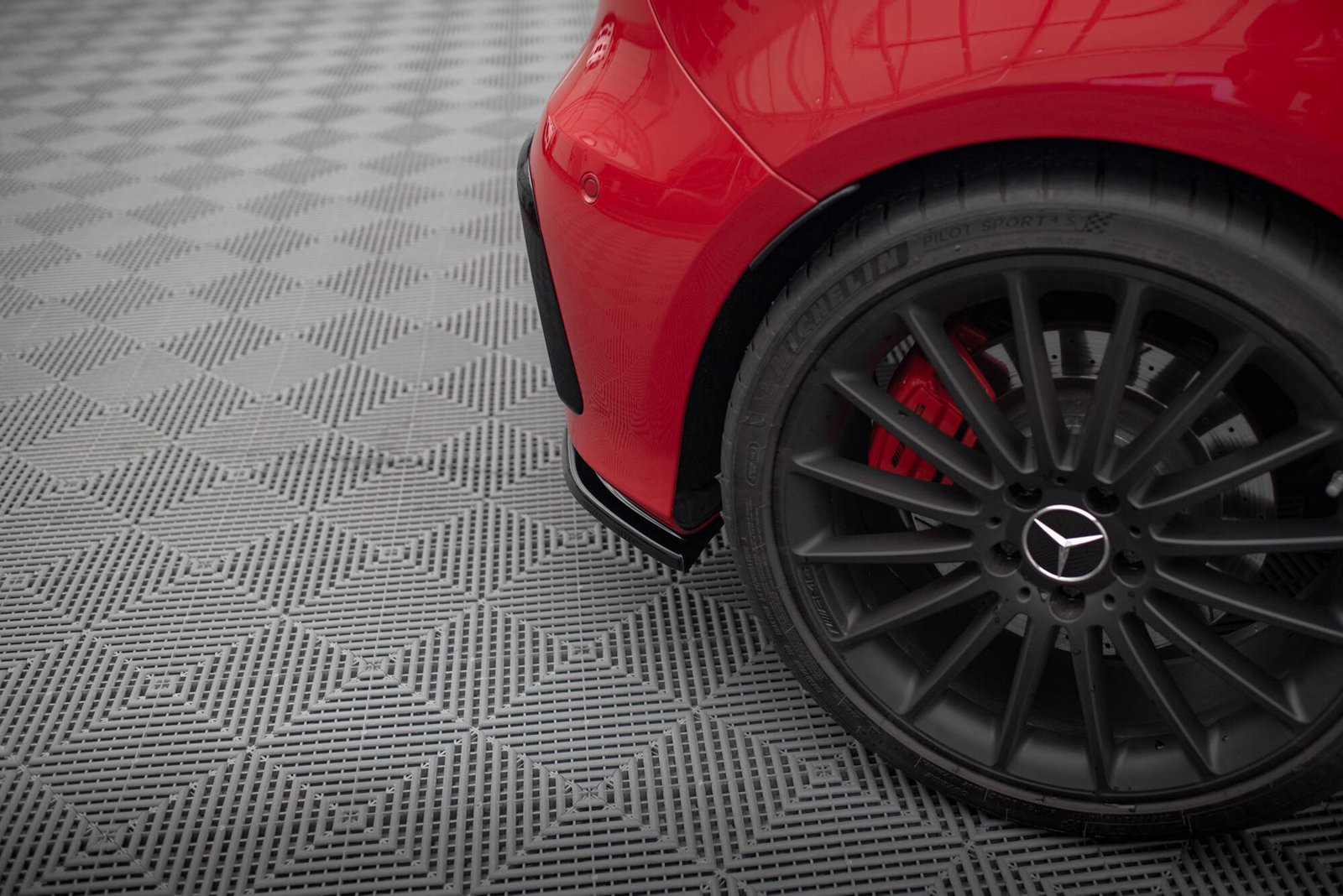 Splitters Laterales Traseros Mercedes A W176 AMG Facelift - Imagen 3