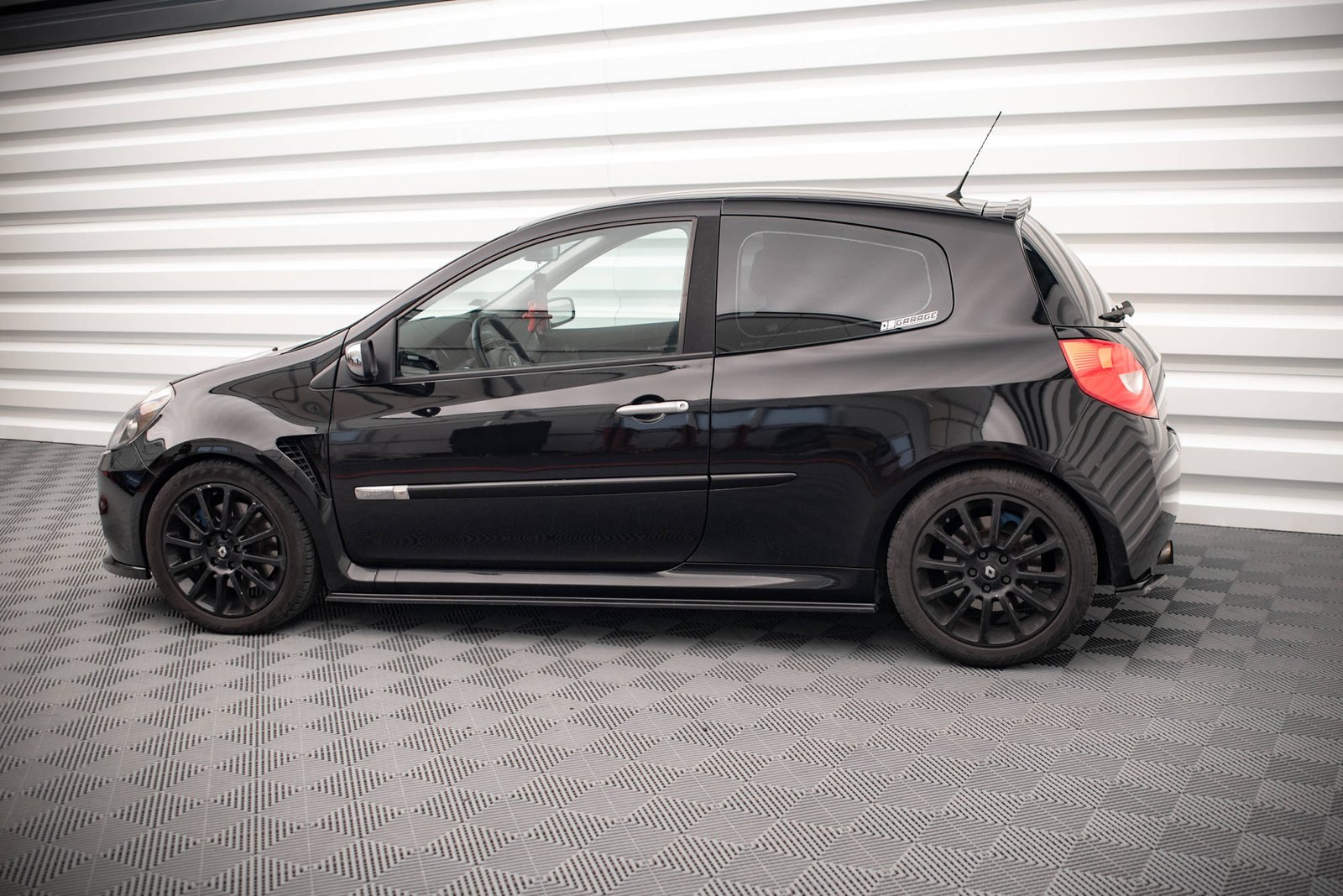 Splitters Laterales Traseros Renault Clio III RS - Imagen 2