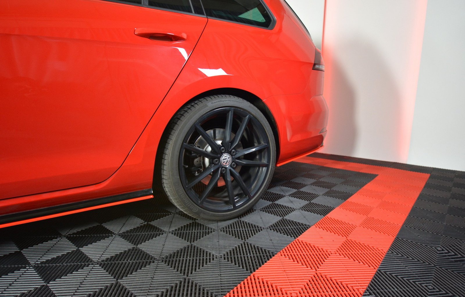 Splitters Laterales Traseros VW Golf 7 R Variant Facelift - Imagen 2