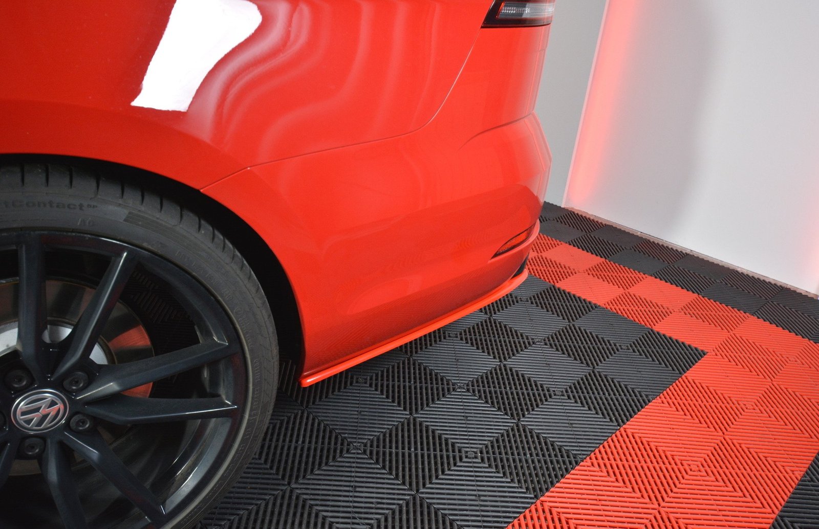 Splitters Laterales Traseros VW Golf 7 R Variant Facelift - Imagen 3