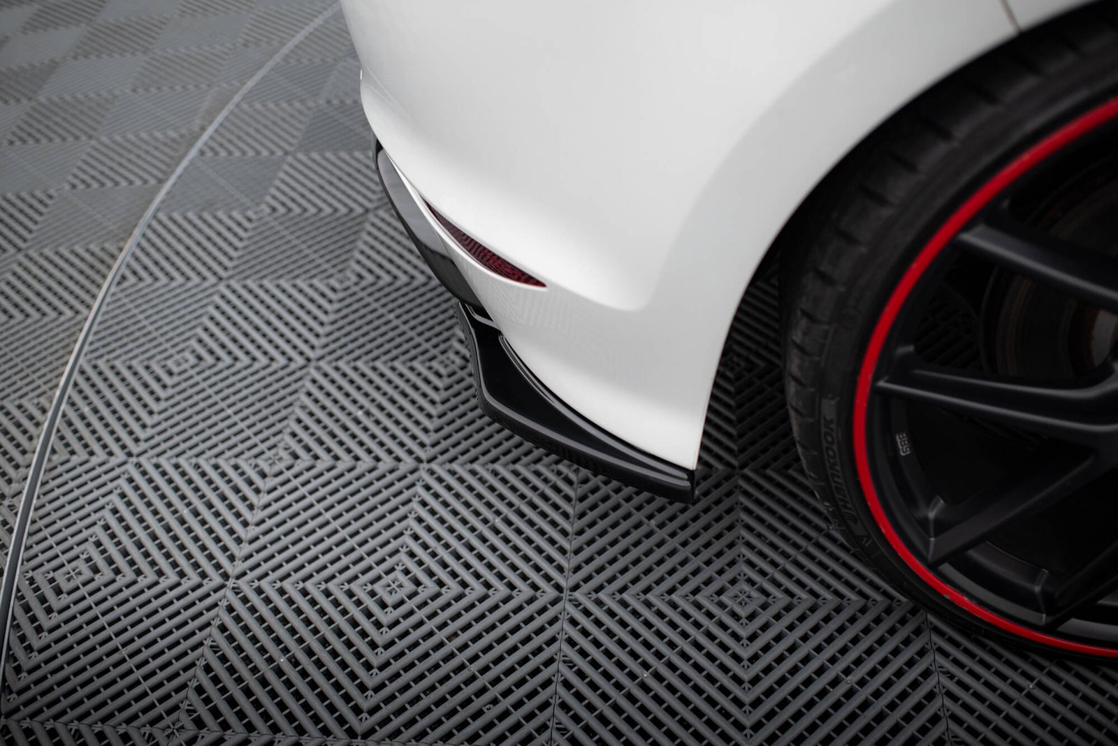 Splitters Laterales Traseros v.2 VW Golf VII R - Imagen 3