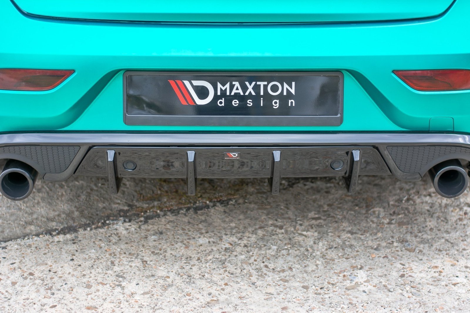 Faldón Trasero Volvo V40 R-design - Imagen 2