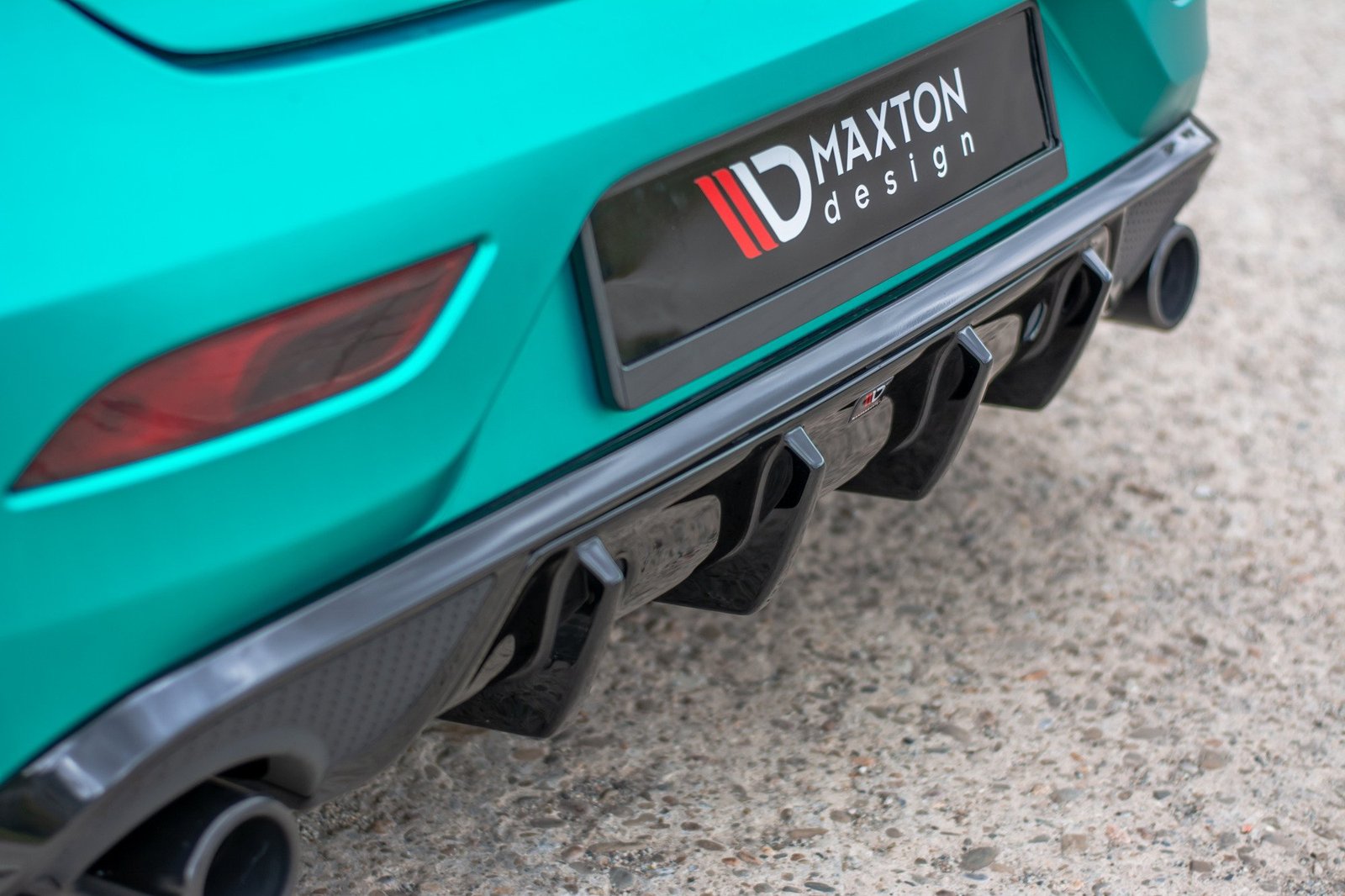 Faldón Trasero Volvo V40 R-design - Imagen 3