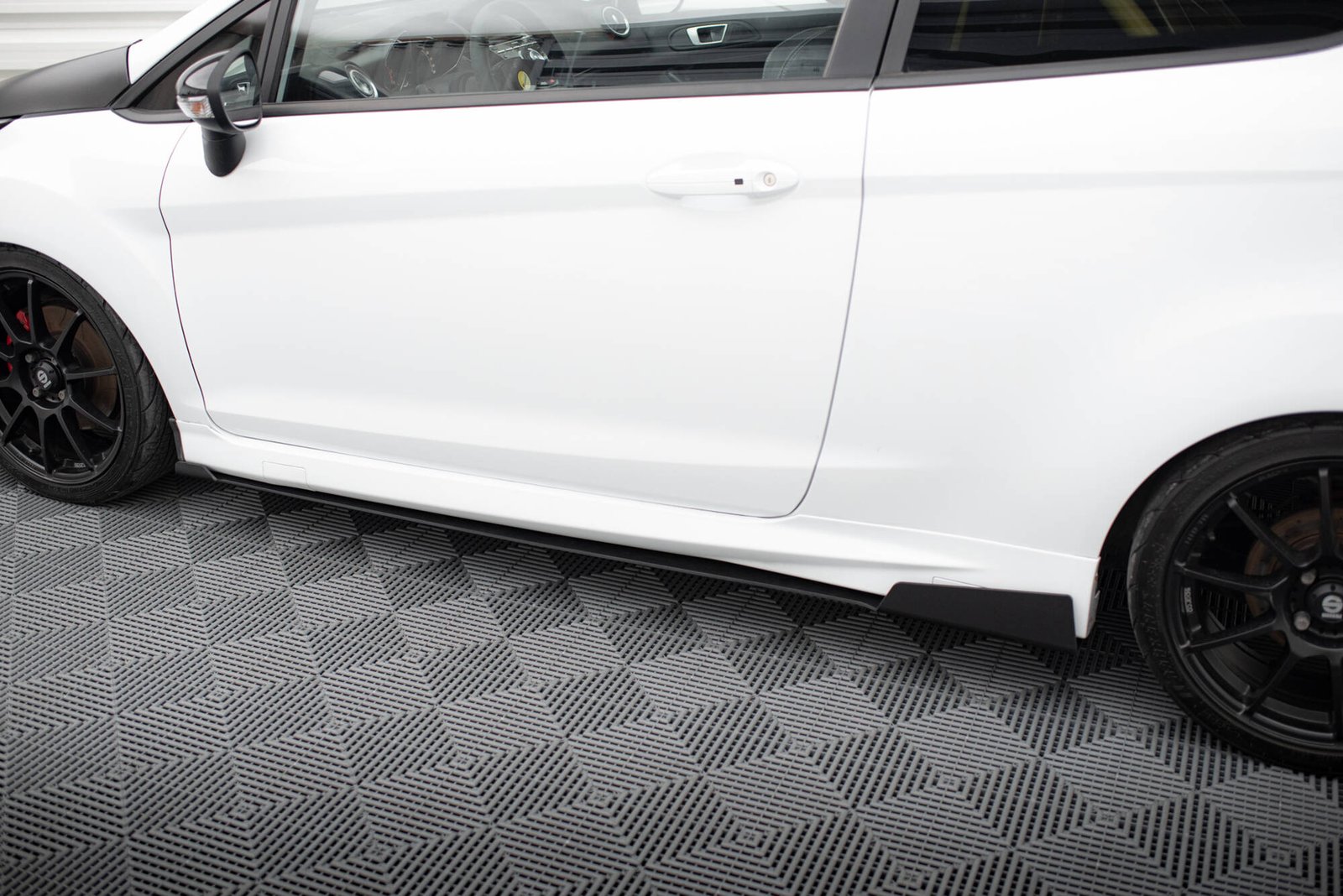 Racing Faldones Laterales con Difusor Ford Fiesta ST Mk7 FL - Imagen 3