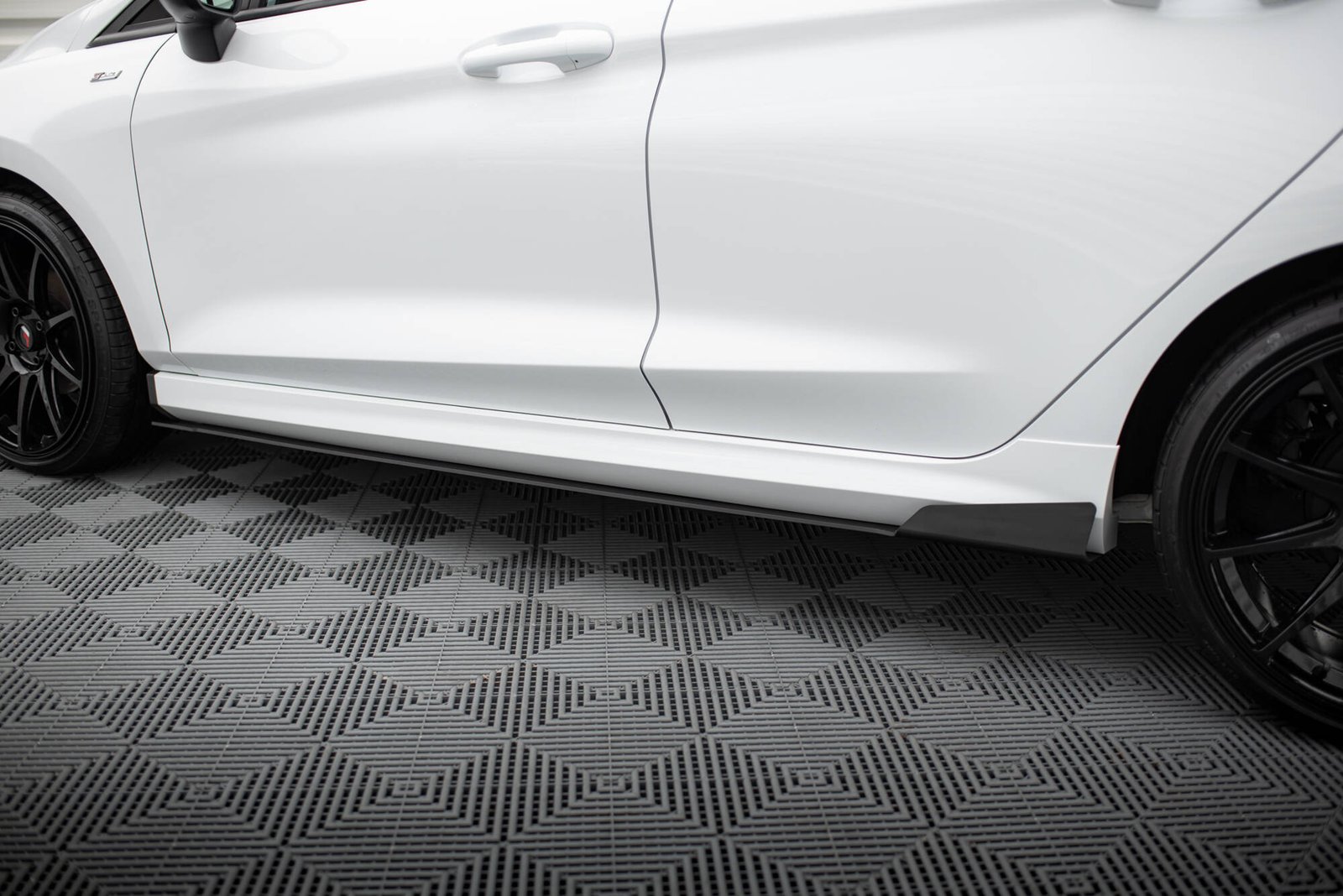 Racing Faldones Laterales con Difusor Ford Fiesta Mk8 ST / ST-Line - Imagen 3