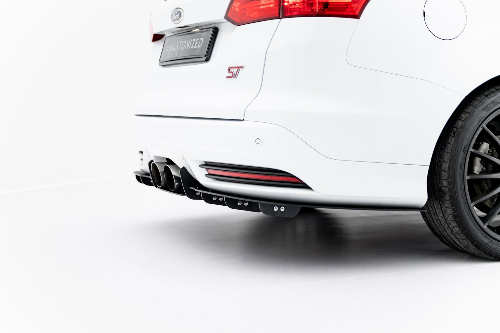 Rear Diffuser Ford Focus ST Mk3 Estate - Imagen 5