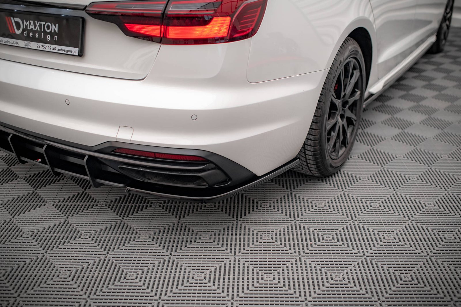 Splitters Laterales Traseros Audi A4 B9 Facelift