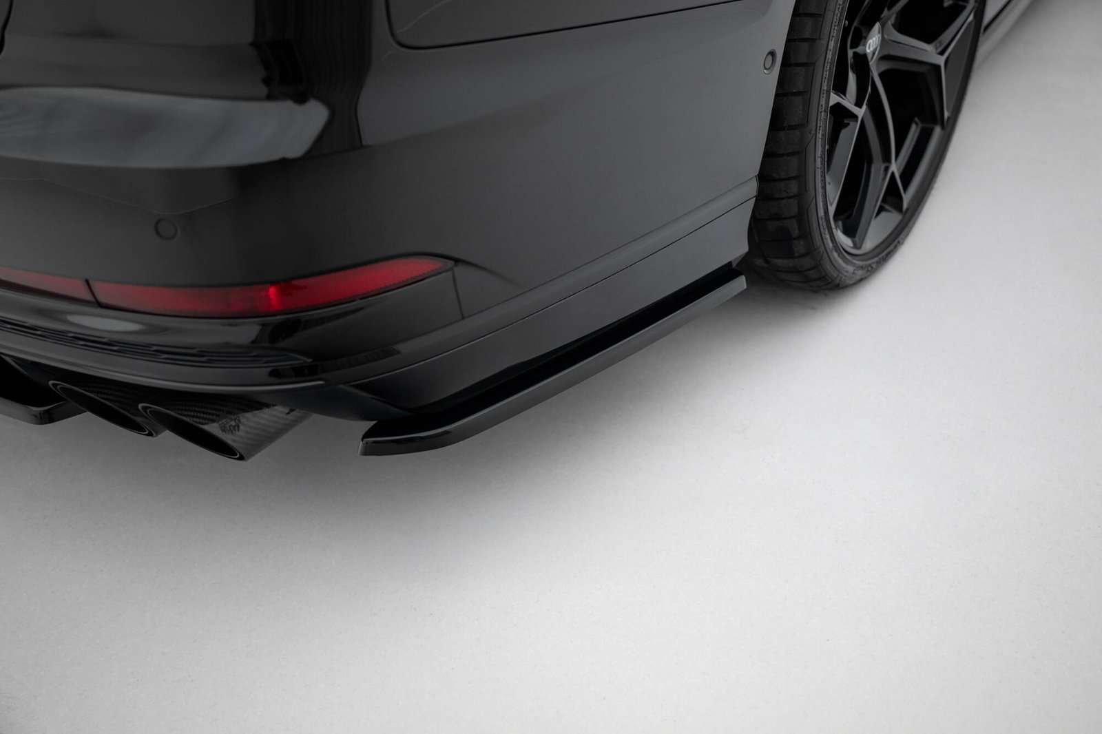 Splitters Laterales Traseros Audi S8 D5
