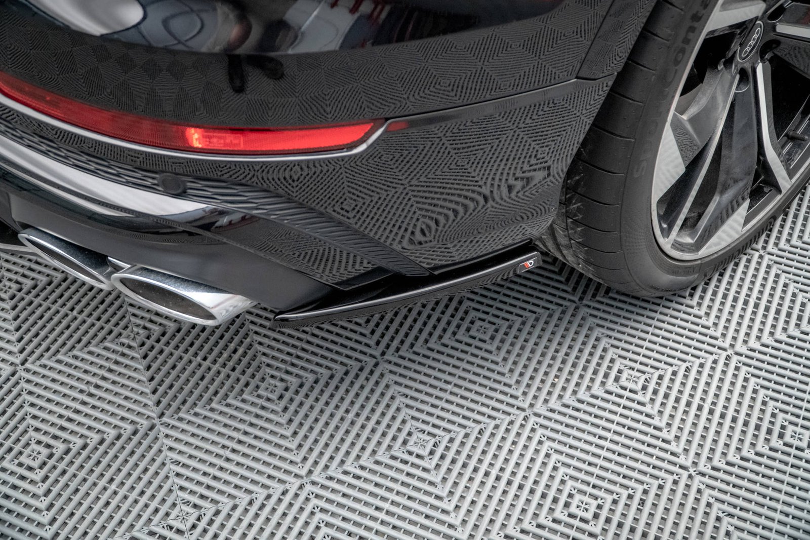 Splitters Laterales Traseros Audi SQ8 Mk1