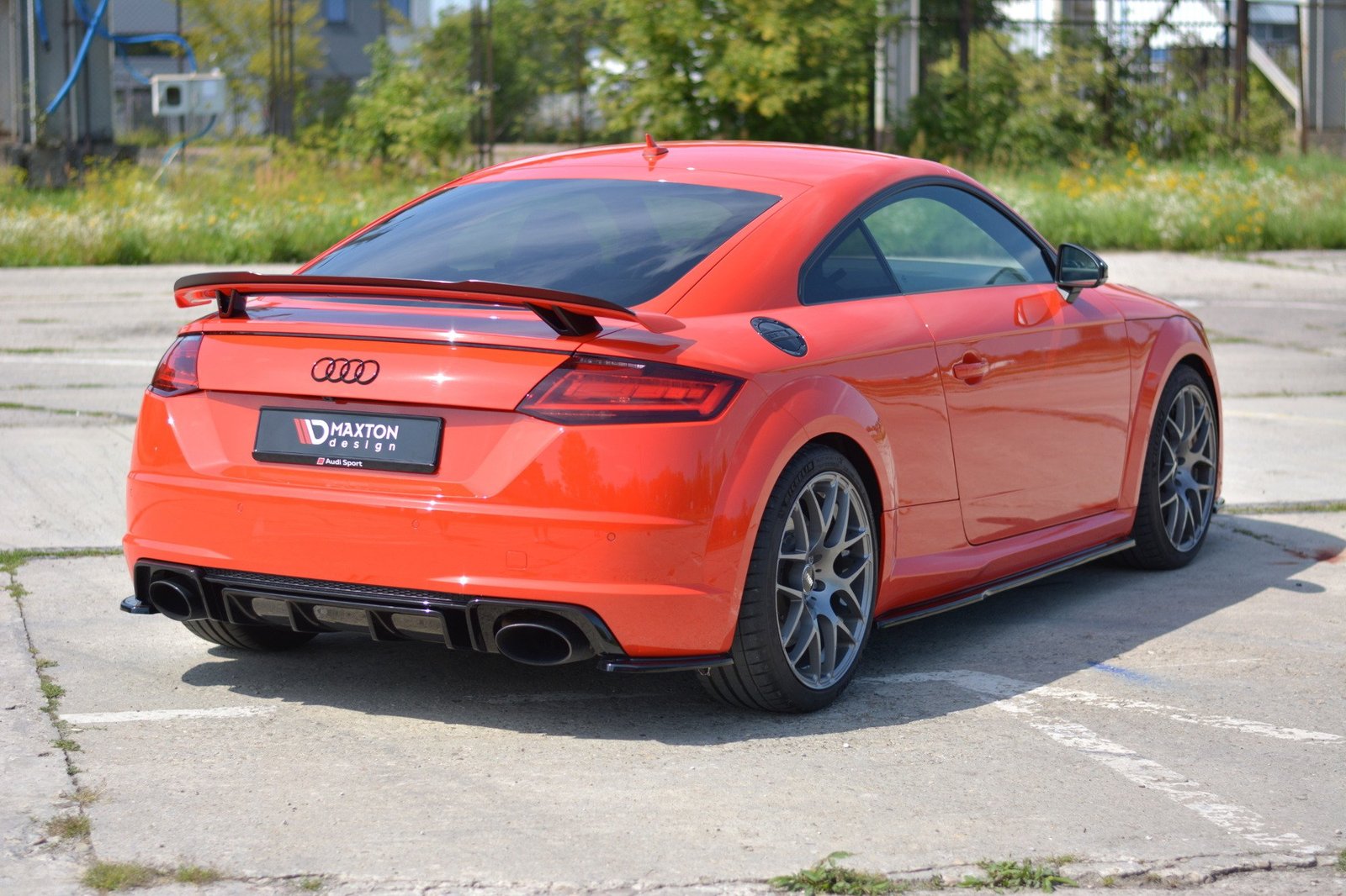 Splitters Laterales Traseros Audi TT RS 8S