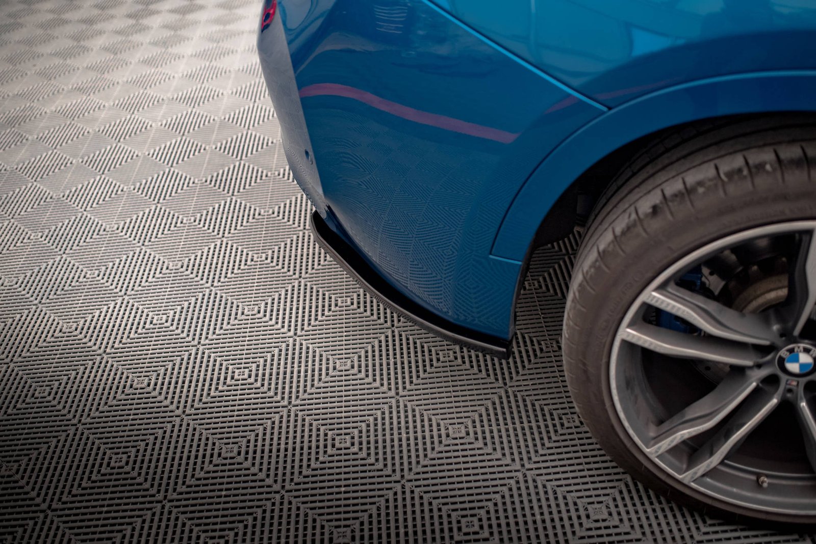 Splitters Laterales Traseros BMW X6 M F86 - Imagen 2