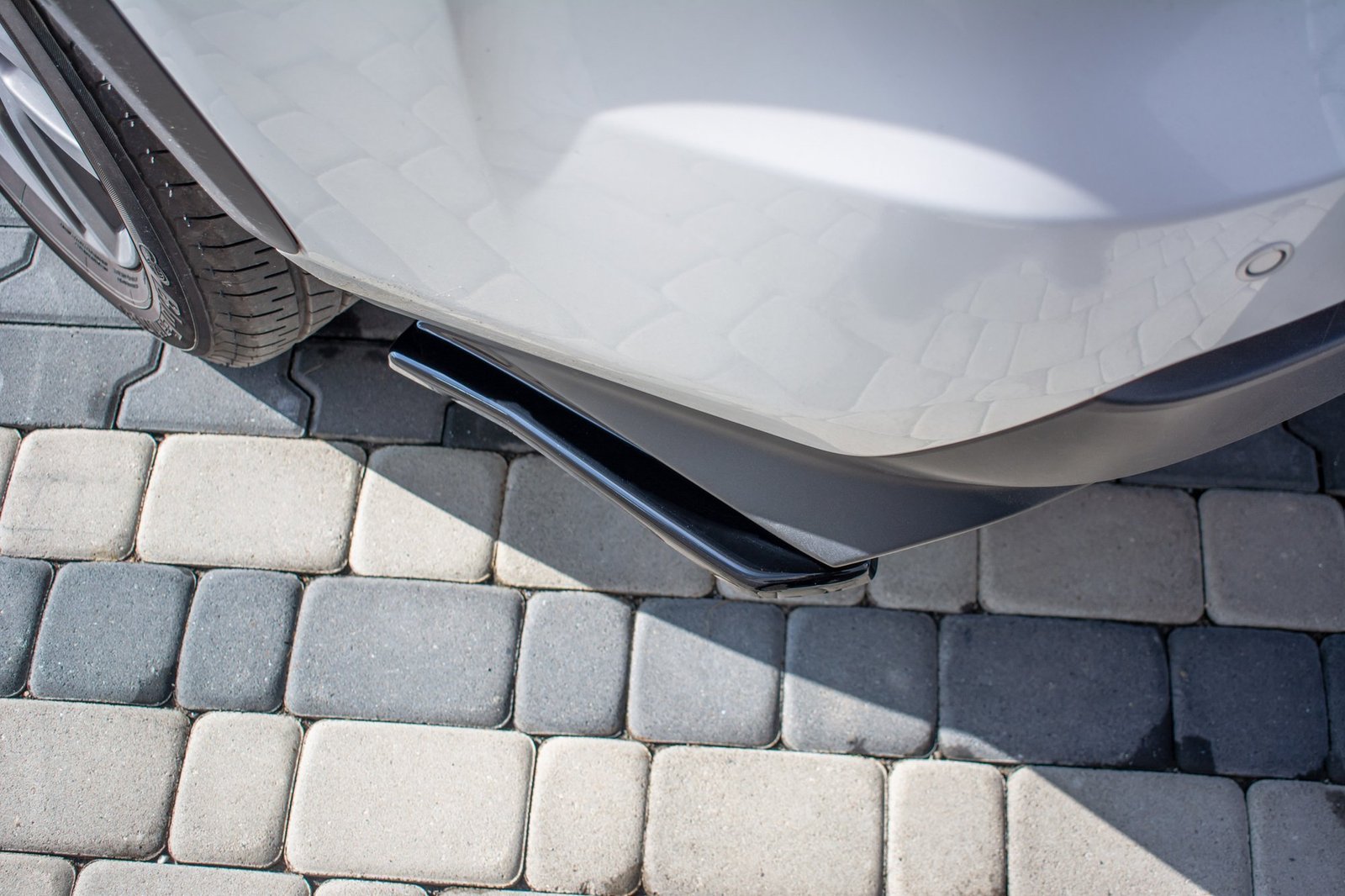 Splitters Laterales Traseros Lexus NX Facelift - Imagen 3
