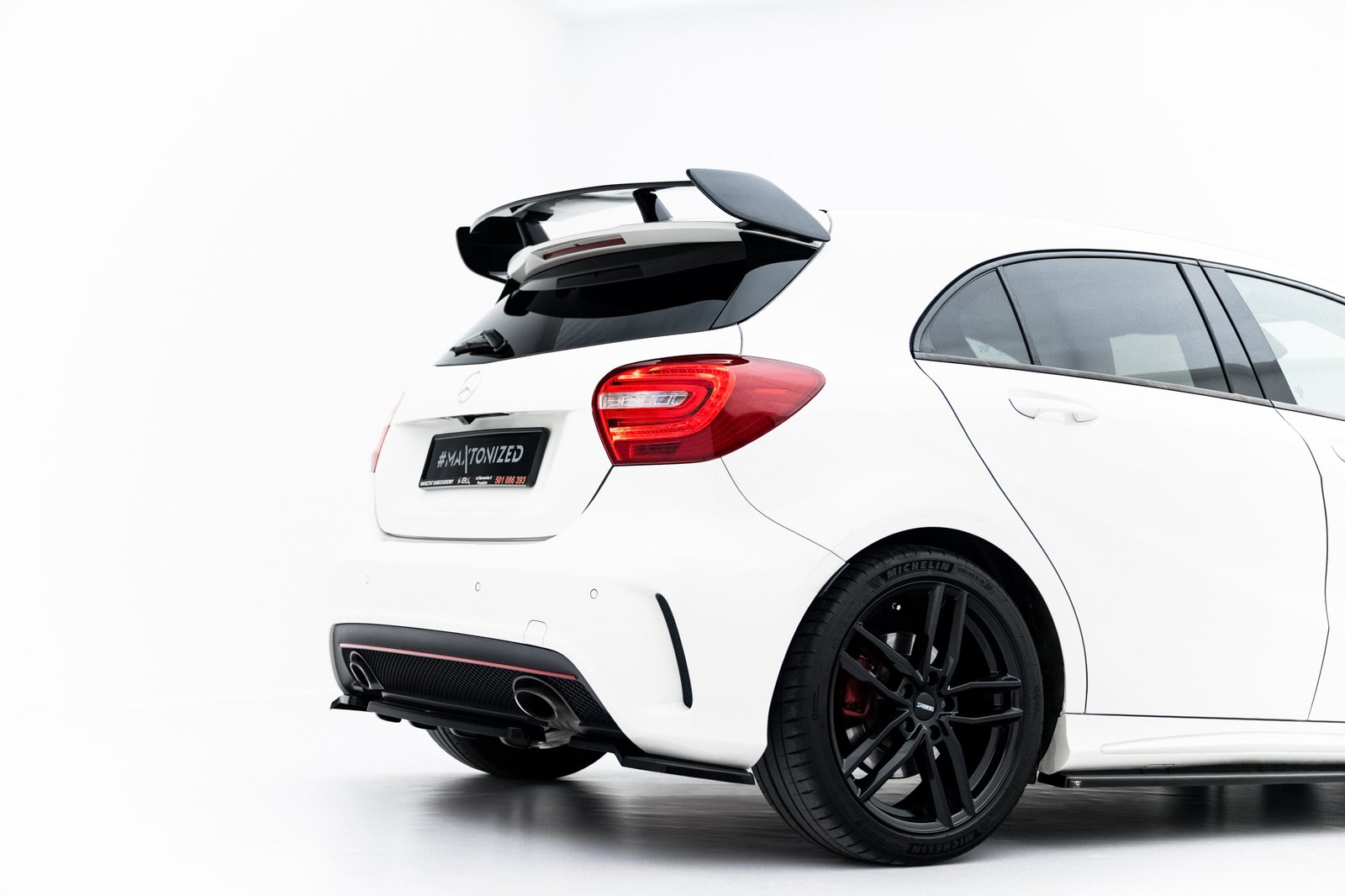 Splitters Laterales Traseros Mercedes-Benz A AMG-Line W176 - Imagen 2