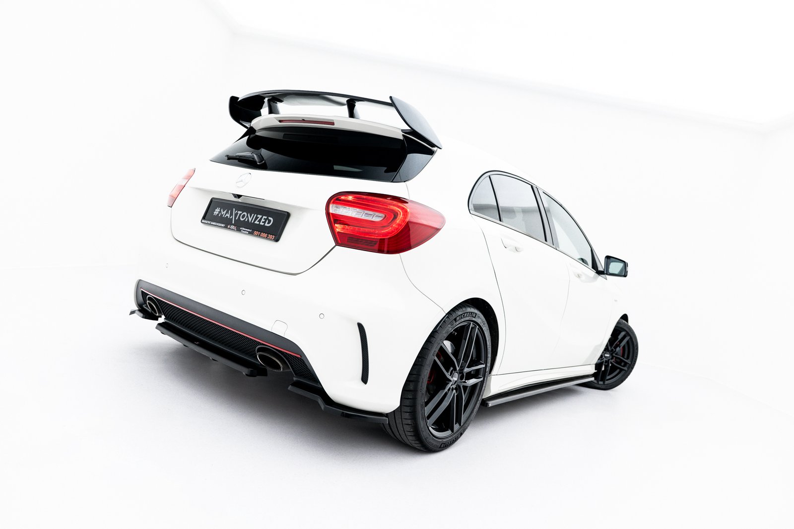 Splitters Laterales Traseros Mercedes-Benz A AMG-Line W176 - Imagen 3