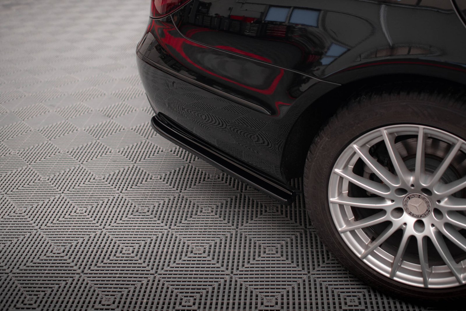 Splitters Laterales Traseros Mercedes-Benz CLS C218 - Imagen 3