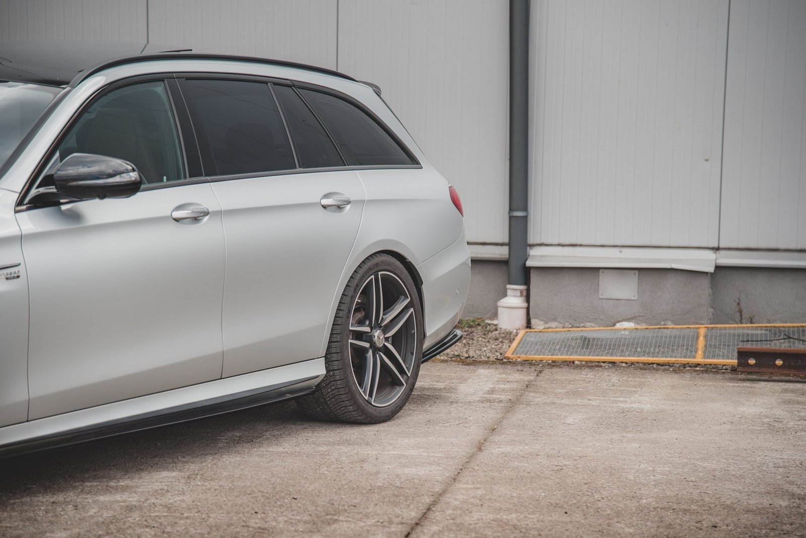 Splitters Laterales Traseros Mercedes-Benz E63 AMG Estate S213 - Imagen 3