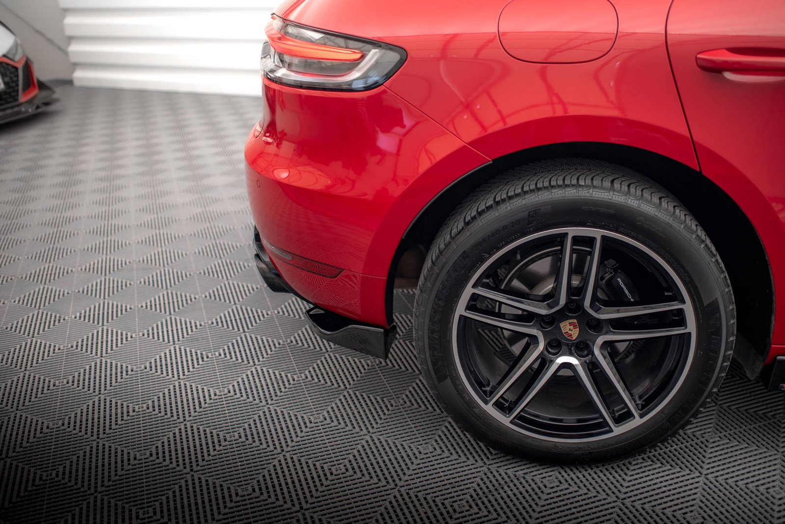 Splitters Laterales Traseros Porsche Macan GTS / Sport Design Mk1 Facelift - Imagen 2