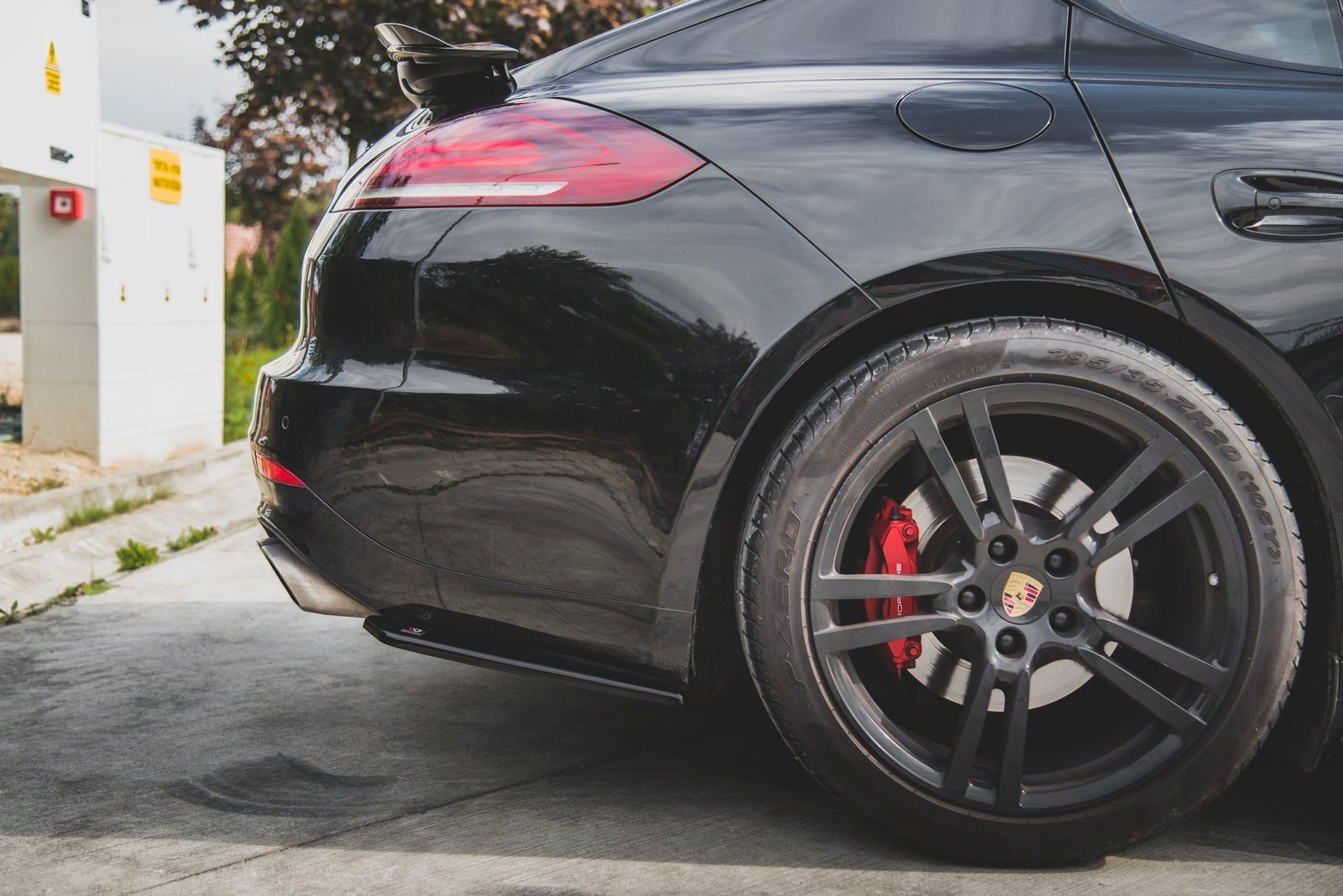 Splitters Laterales Traseros Porsche Panamera Turbo 970 Facelift - Imagen 3