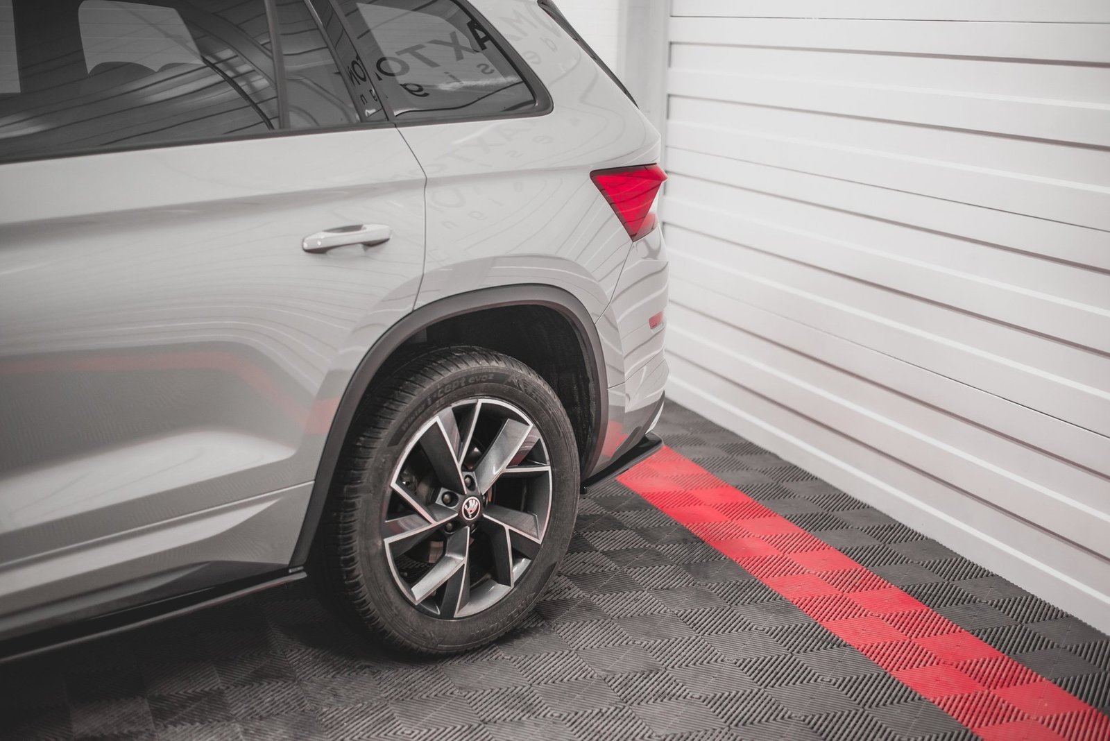 Splitters Laterales Traseros Skoda Kodiaq Sportline Mk1 / Mk1 Facelift - Imagen 3