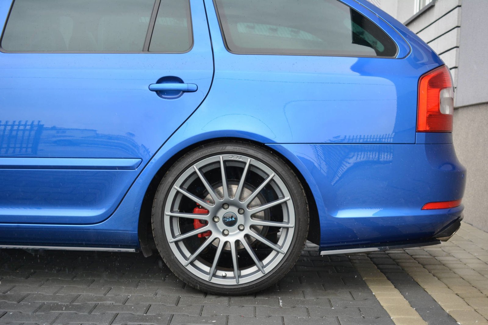 Splitters Laterales Traseros Skoda Octavia RS Sedan / Combi Mk2 / Mk2 Facelift - Imagen 2