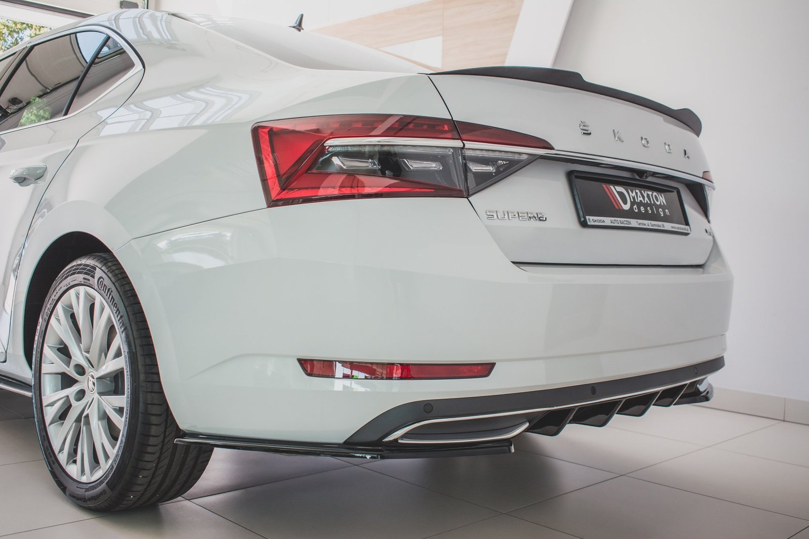 Splitters Laterales Traseros Skoda Superb Liftback / Combi Mk3 Facelift