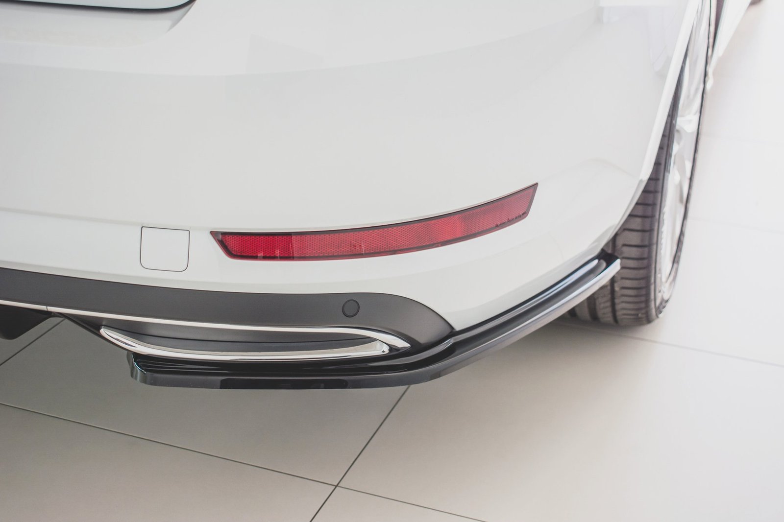 Splitters Laterales Traseros Skoda Superb Liftback / Combi Mk3 Facelift - Imagen 4