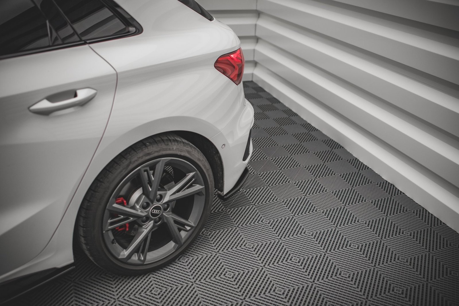 Splitters Laterales Traseros Audi S3 Sportback 8Y - Imagen 2