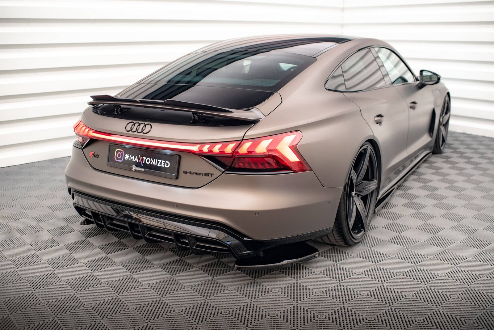 Splitters Laterales Traseros Audi e-Tron GT / RS GT Mk1 - Imagen 2