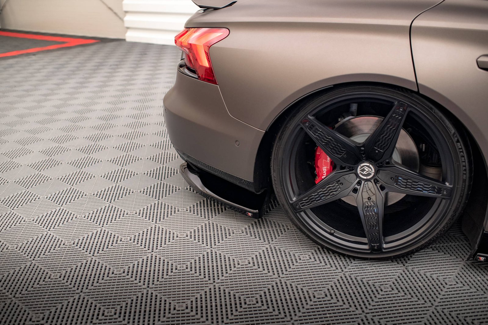 Splitters Laterales Traseros Audi e-Tron GT / RS GT Mk1 - Imagen 3