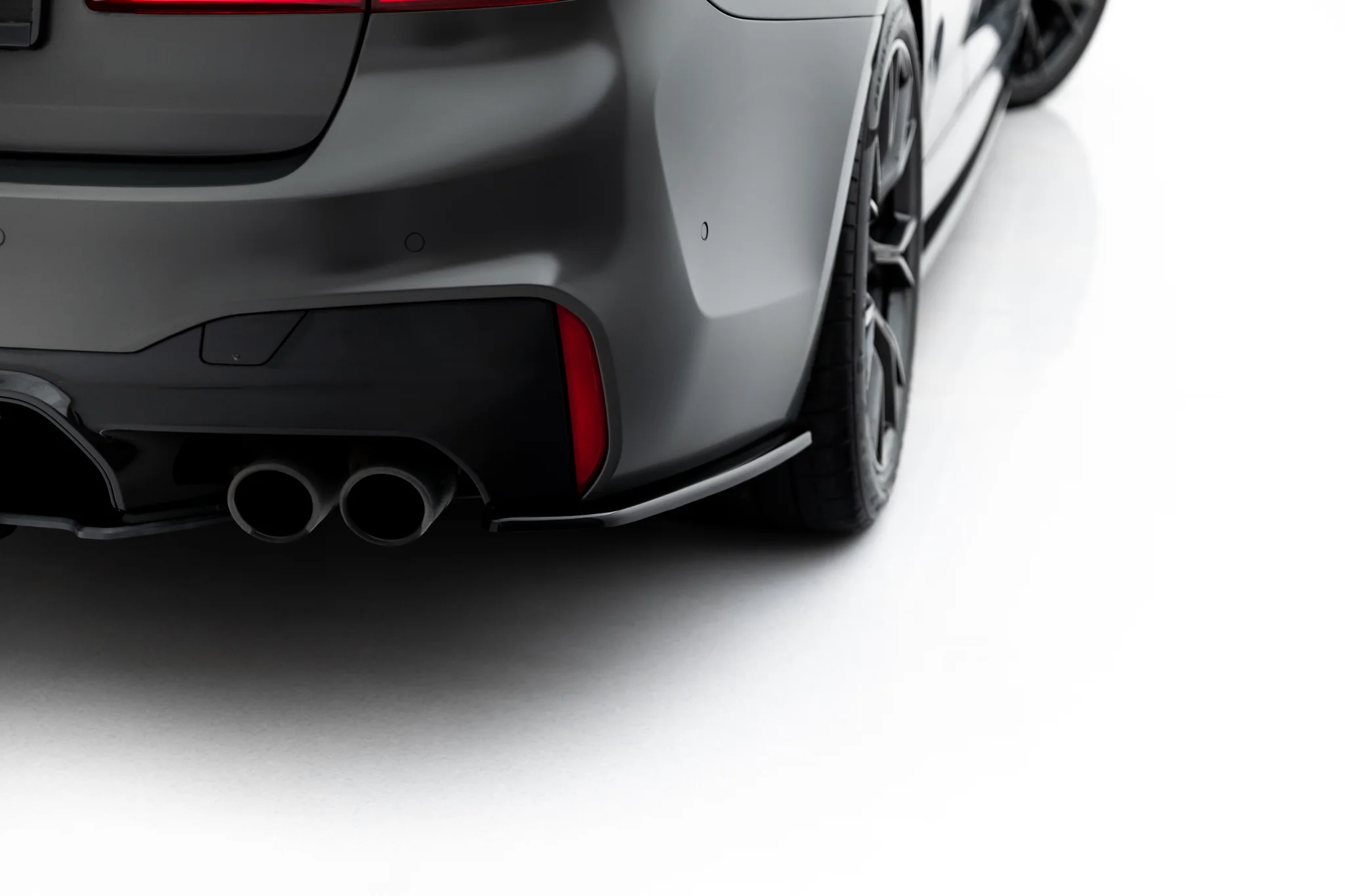 Splitters Laterales Traseros BMW M5 F90 - Imagen 3