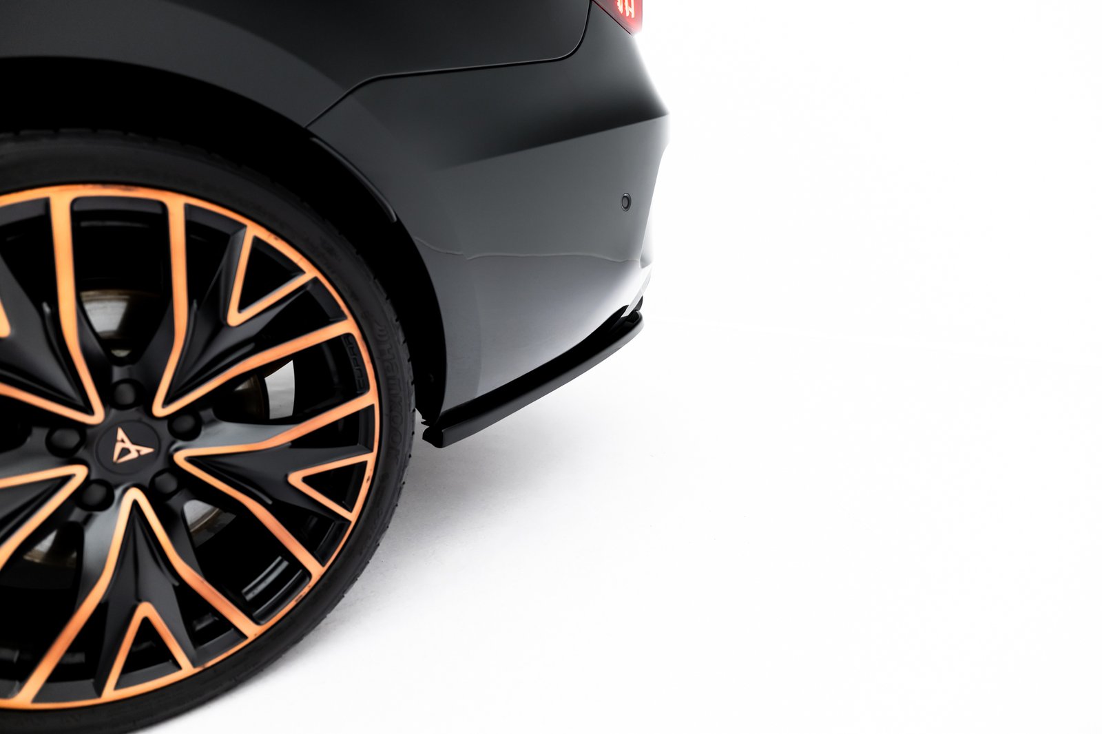Splitters Laterales Traseros Cupra Leon ST Mk1 - Imagen 6