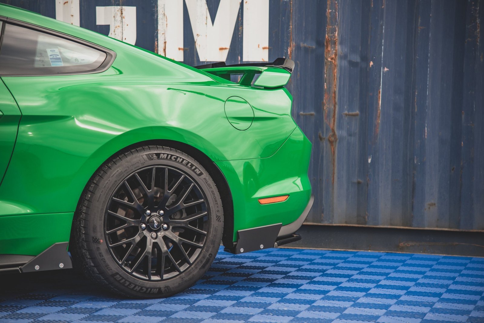 Splitters Laterales Traseros + Flaps Aerodinámicos Ford Mustang GT Mk6 Facelift - Imagen 2