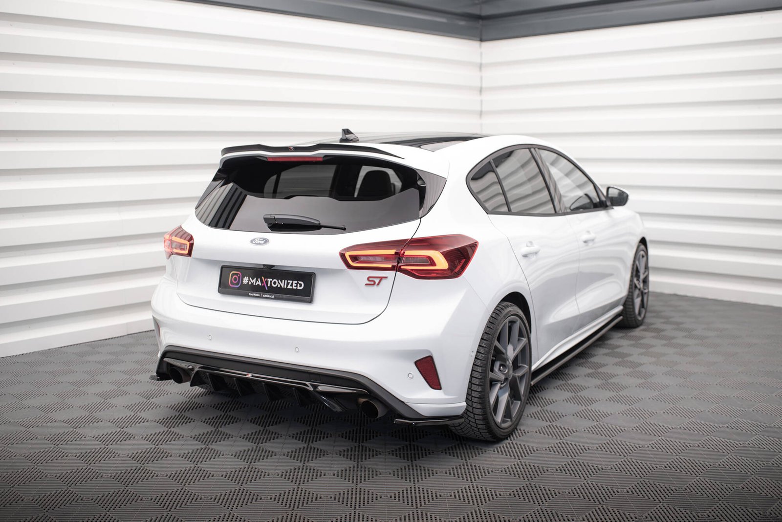 Splitters Laterales Traseros Ford Focus ST Mk4 - Imagen 2