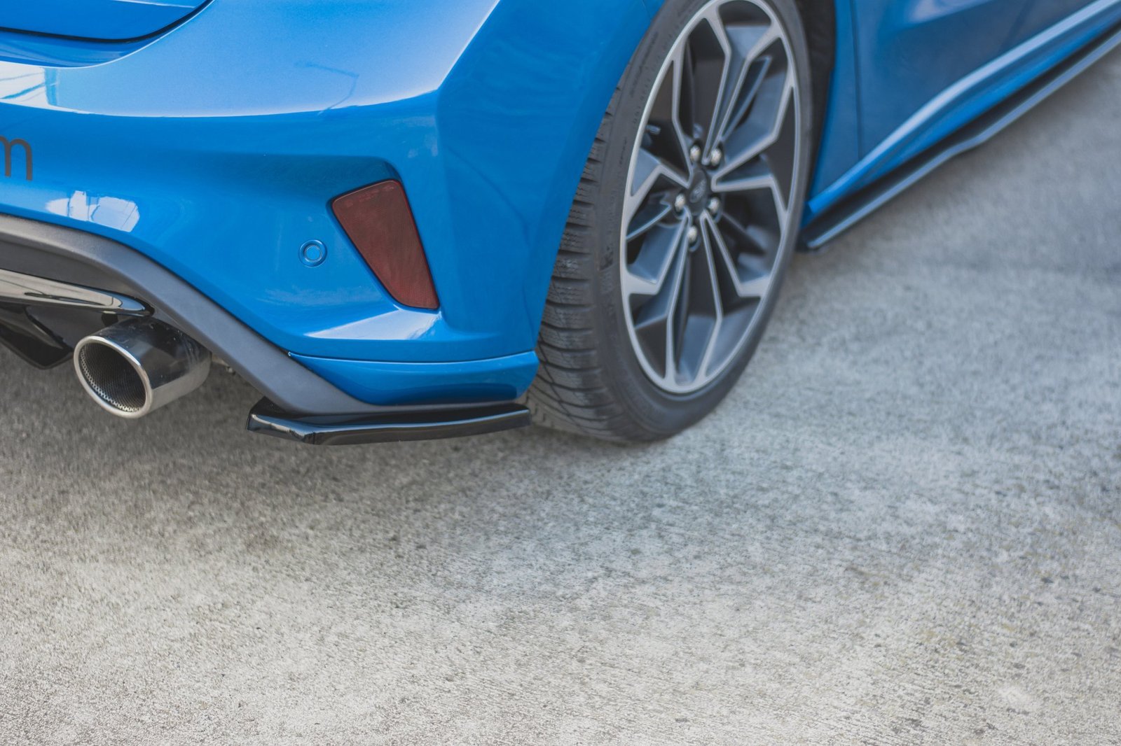 Splitters Laterales Traseros Ford Focus ST Mk4 - Imagen 4