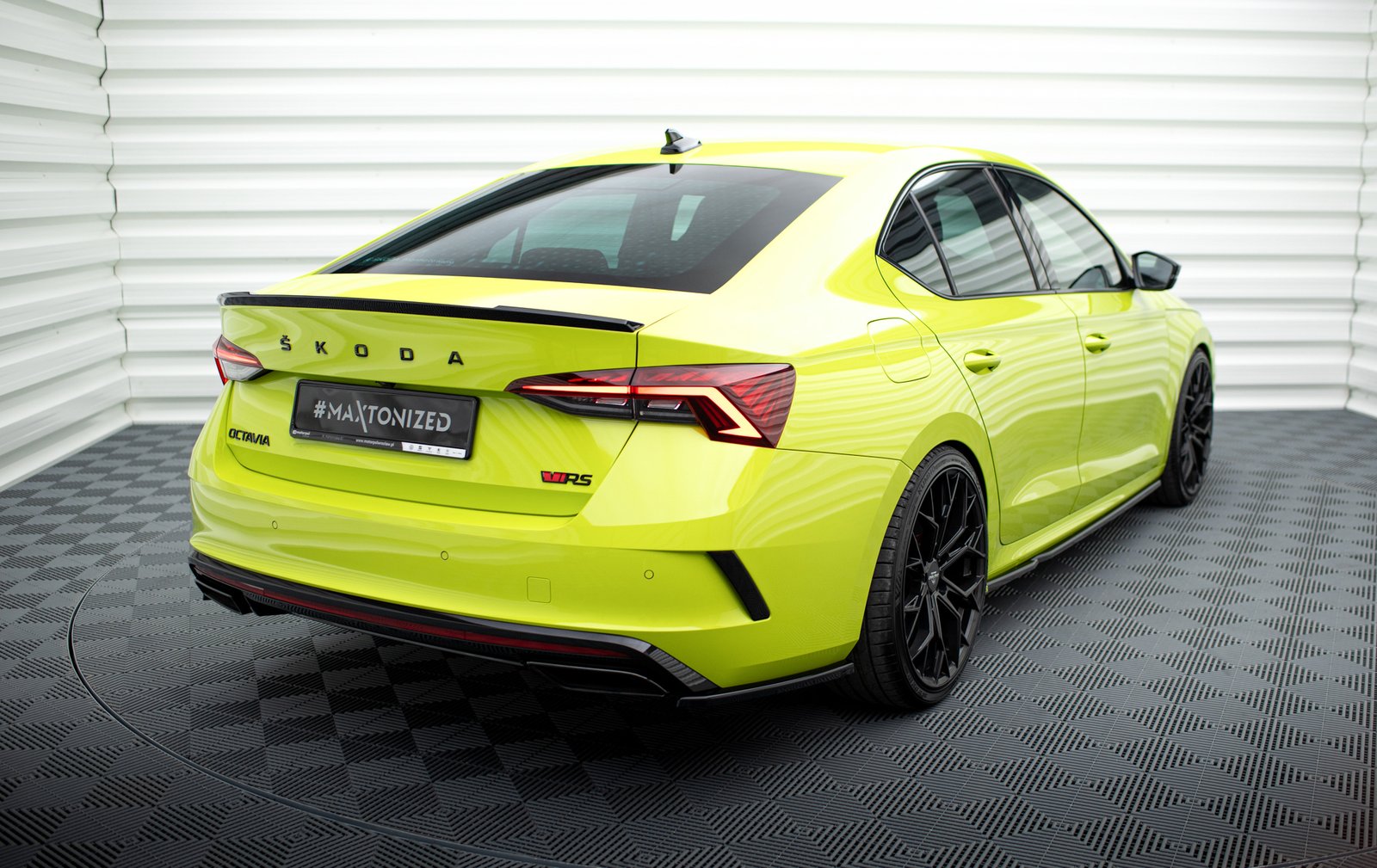 Splitters Laterales Traseros Skoda Octavia RS Mk4 - Imagen 2