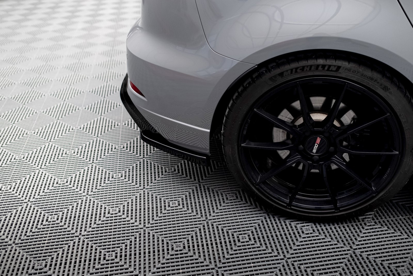 Splitters Laterales Traseros Audi RS3 8V Sportback Facelift - Imagen 3