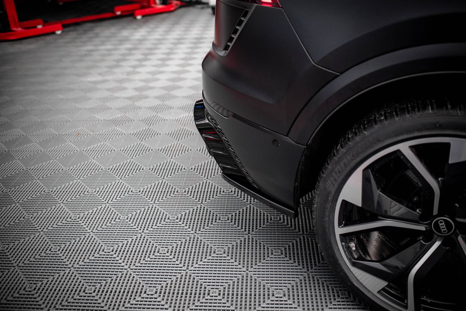 Splitters Laterales Traseros Audi RSQ8 Mk1 - Imagen 3