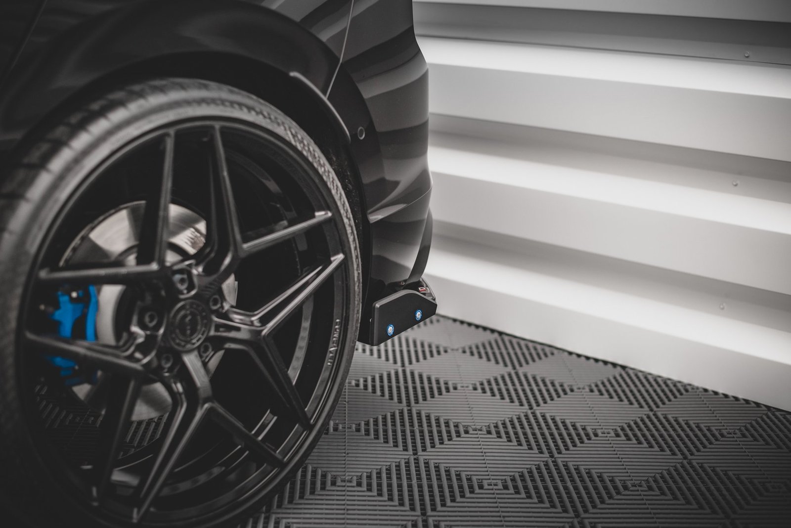 Splitters Laterales Traseros + Flaps Aerodinámicos Volkswagen Golf R Hatchback Mk8 - Imagen 4