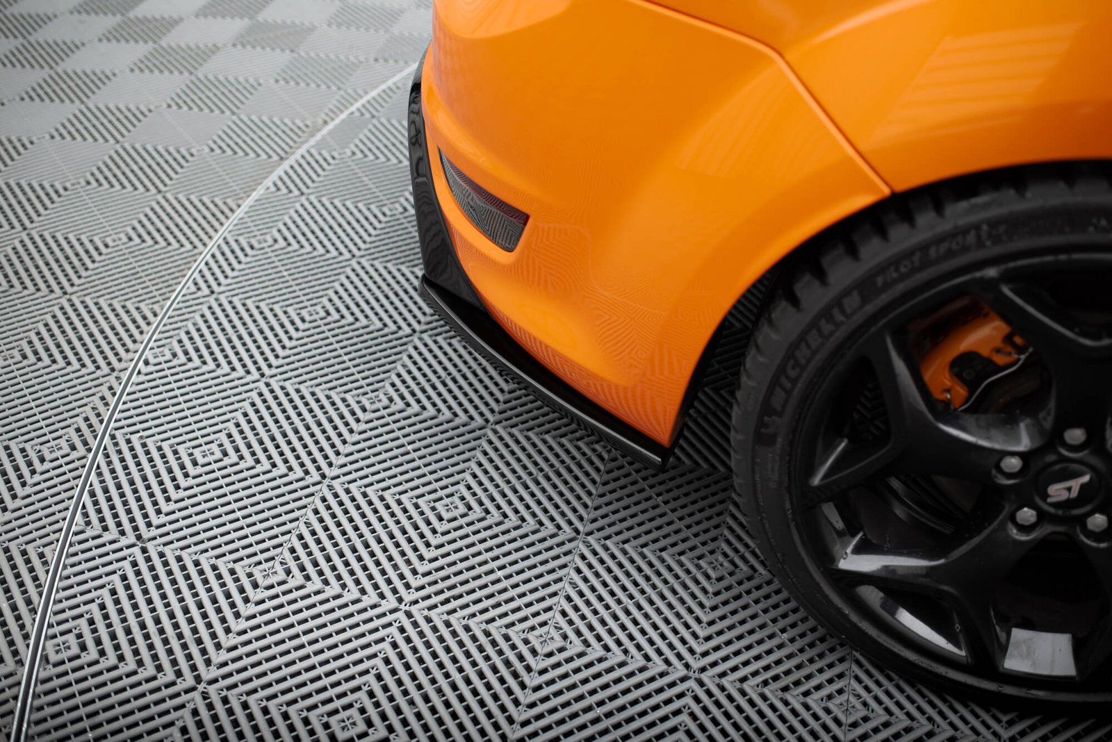 Splitters Laterales Traseros Ford Focus ST Mk2 FL - Imagen 3