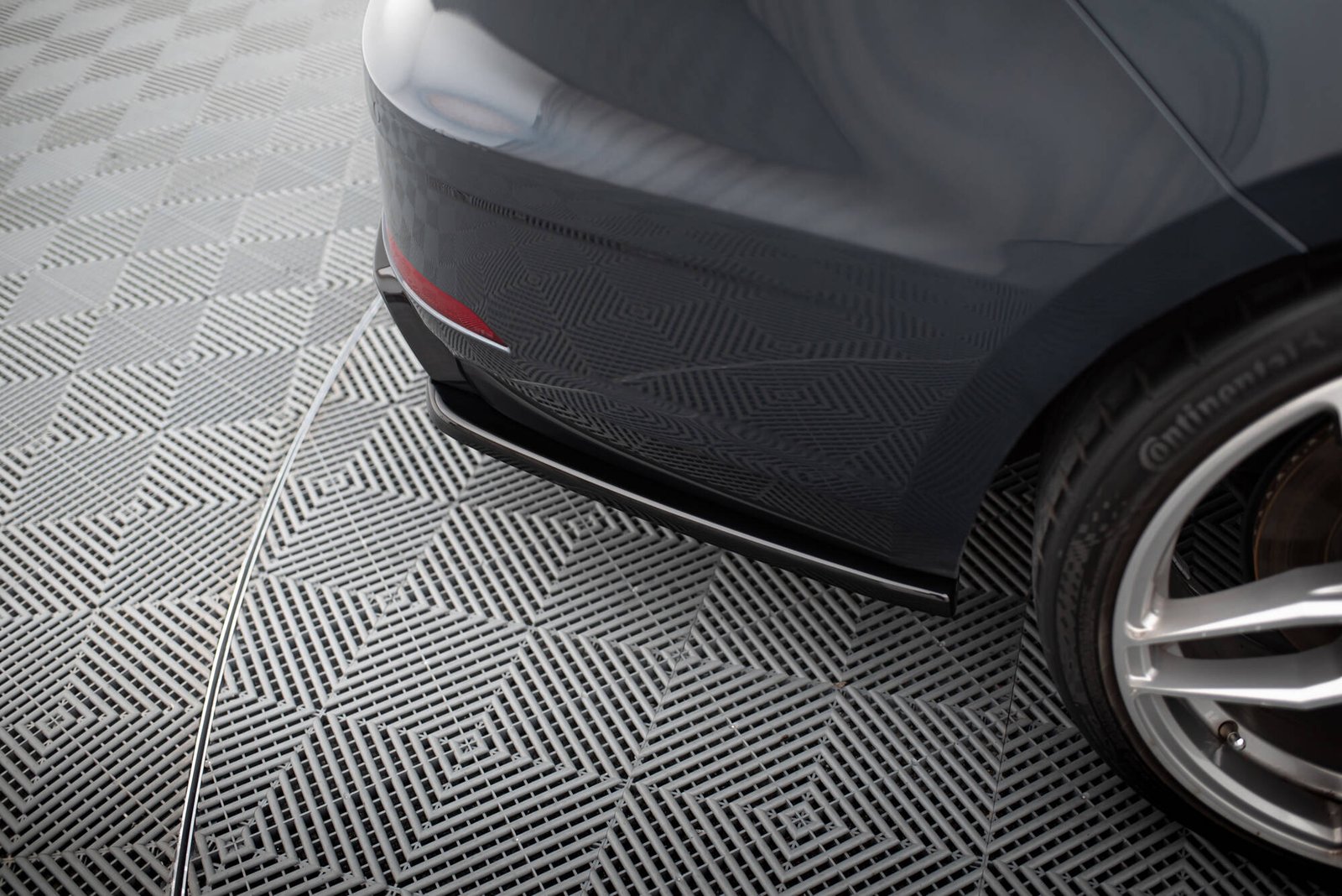 Splitters Laterales Traseros Seat Leon Cupra Mk3 FL Sportstourer - Imagen 3