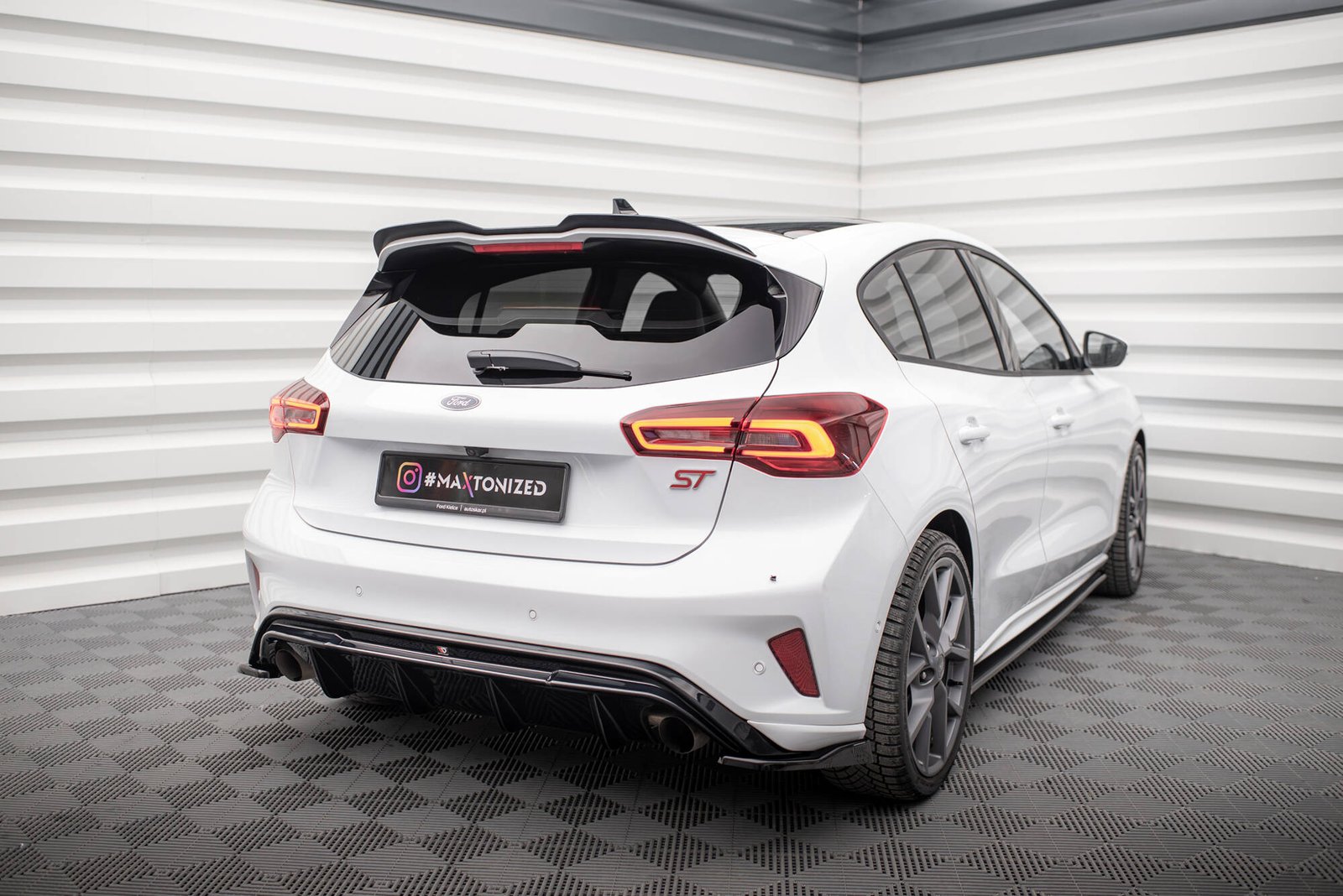 Splitters Laterales Traseros (For Faldón Trasero ) Ford Focus Hatchback ST Mk4 - Imagen 2