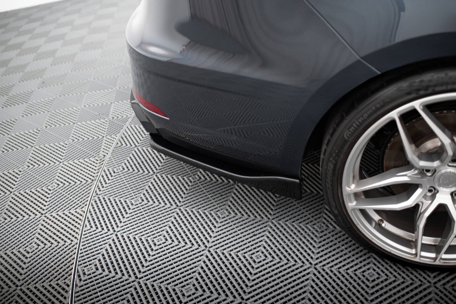 Splitters Laterales Traseros Seat Leon Cupra Mk3 FL Sportstourer - Imagen 3